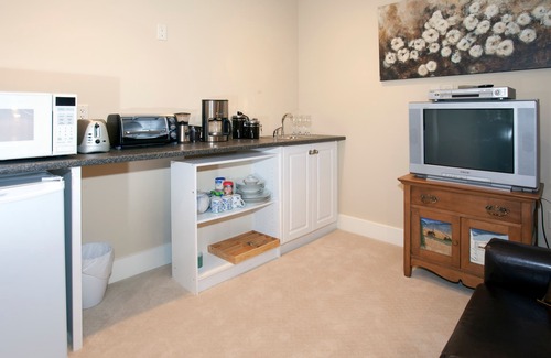Vernon Bed & Breakfast | OKeefe's Landing Bed & Breakfast