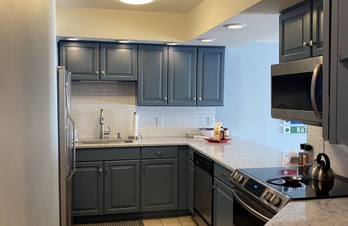 Ludlow Condo | OKEMO SKI IN/OUT. WALK TO Solitude Lifts, Pool/Hottubs,bar,free e-car charging