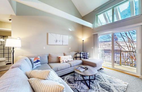 Ludlow Apartment | Okemo Trailside 19BU