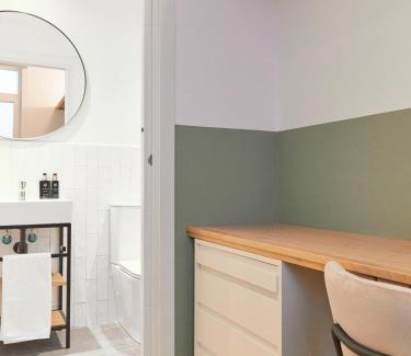 Moncloa-Aravaca House | Ola Living Hostal Tetuan