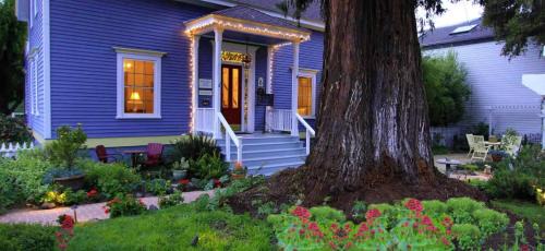 Cambria Bed & Breakfast | Olallieberry Inn Bed and Breakfast