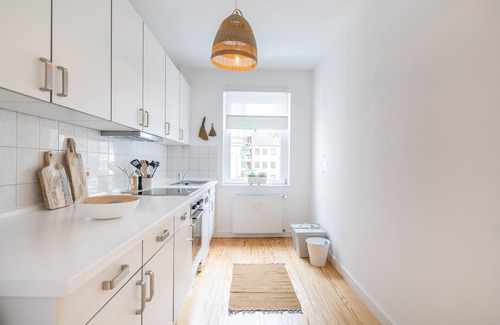 Eimsbuettel Apartment | Old building apartment for up to 4 persons "KANU" in the Schanzenviertel - 1st floor