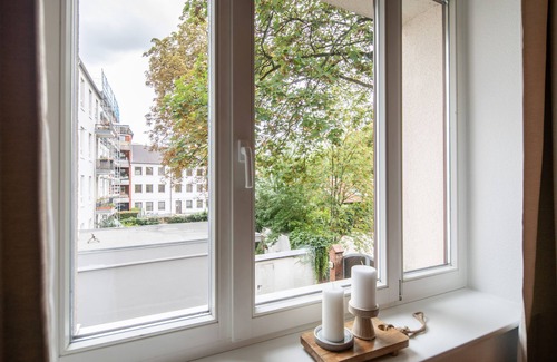 Eimsbuettel Apartment | Old building apartment for up to 4 persons "KANU" in the Schanzenviertel - 1st floor