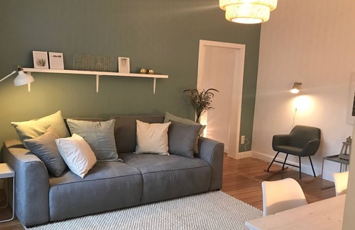 Altona-Nord Apartment | Old building apartment for up to 4 people in the Schanzenviertel - first floor