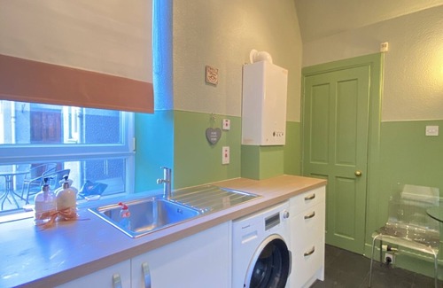Central Aberdeen Apartment | Old City Gem, mins from main train station and River Dee