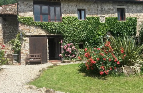 Poppi House | Old country house surrounded by nature with private lake