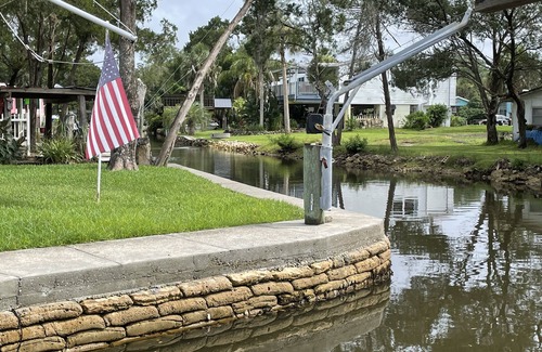 Crystal River House | Old Country Living Ozello Keys 1 BR/1BA Waterfront Fishing Cabin