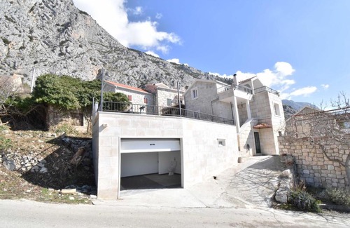 Tucepi House | Old Dalmatian House with Jacuzzi Martine