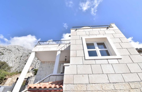 Tucepi House | Old Dalmatian House with Jacuzzi Martine