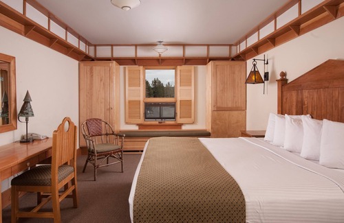 Yellowstone National Park Cabin | Old Faithful Snow Lodge & Cabins - Inside the Park