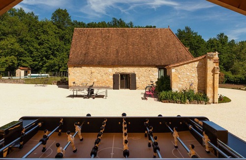 Lanquais House | Old farm surrounded by woods in Dordogne. Private swimming pool and tennis court