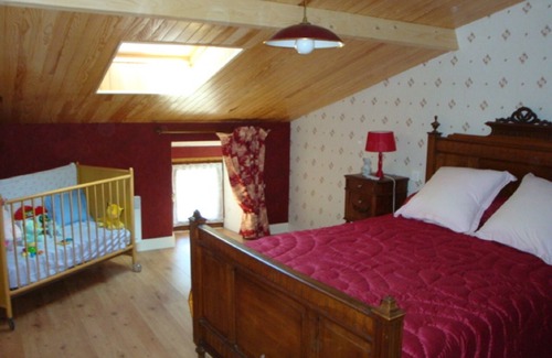 Celles Cottage | Old farmhouse rented by the night