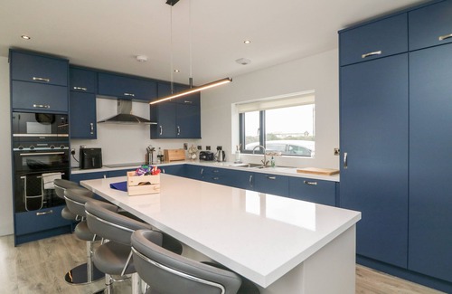 Slade Cottage | OLD FIELD HOUSE, family friendly in Fethard-On-Sea, County Wexford