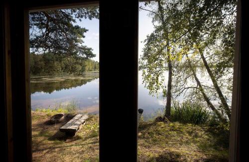 Oulu Ski Chalet | Old Finnish lakeside cottage with sauna