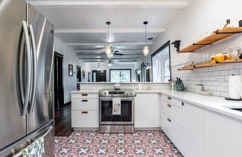 Sunny Point House | Old Florida Charm Arts District 3br Steps to River