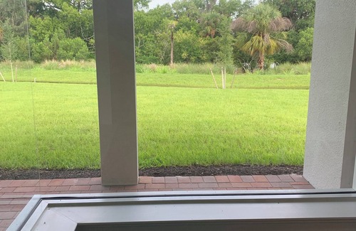 Olga House | Old Florida Charm Boater Gated Community! 4-bedroom 15 min to Downtown Ft. Myers