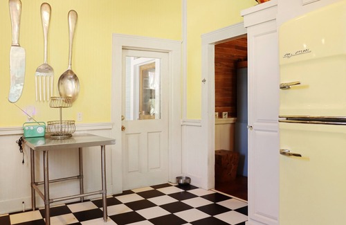 Indian Pass House | Old Florida, Quite, Historic, Completely Remodeled, Near The Beach