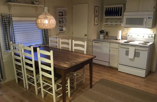 Grayton Beach Cottage | Old Grayton Presence in Quaint Cottage