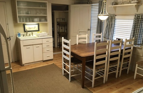 Grayton Beach Cottage | Old Grayton Presence in Quaint Cottage
