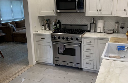 Old Greenwich House | Old Greenwich home just a mile from Tod's Point Beach