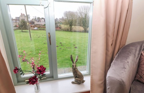 Calwich Cottage | OLD HALL COTTAGES, pet friendly, with a garden in Mayfield