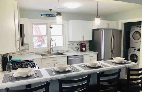 Huron House | Old Homestead Beach! 3 Bedroom Home