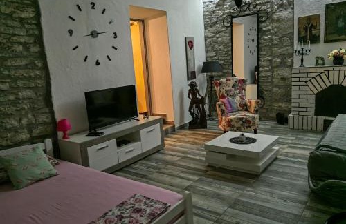 Donji Morinj Apartment | Old House Morinj