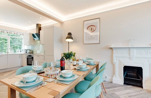 Brixham House | Old Ice House - Three Bedroom House, Sleeps 8