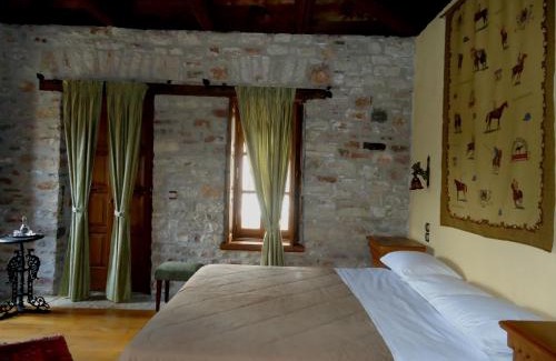 Karpenisi Hotel | Old Inn