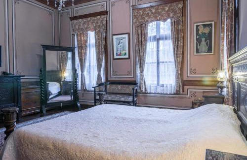 Plovdiv Old Town Hotel | Old Legends Hotel