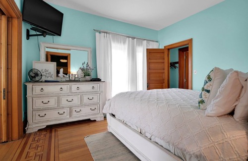 Olean Bed & Breakfast | Old Library Inn - Signature Suite