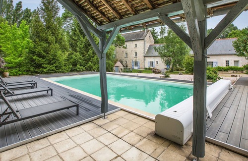 Reugny House | Old mill from the 19th century and its pond in the heart of the Châteaux of the Loire Valley