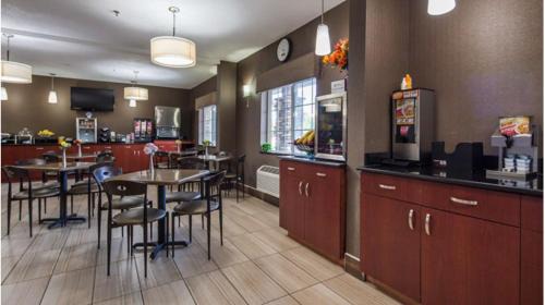 West Omaha Hotel | Old Mill Inn