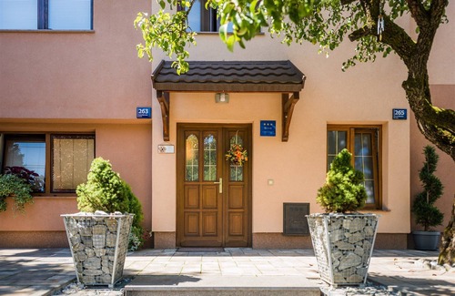 Zagreb Apartment | Old Pear Apartment & Activities
