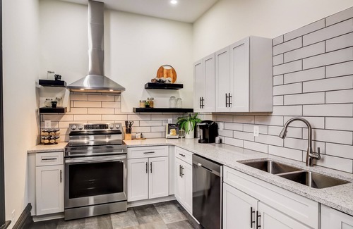 Huron House | Old Plat Homestead - private pool & close to beach!