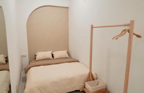 Van Mieu Apartment | Old Quarter Homestay 202 - Air conditioner - Railway