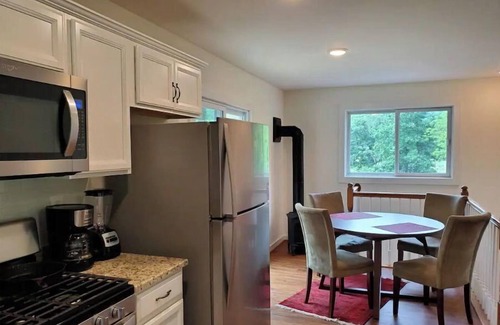 Etlan House | Old Rag Cottage - Sunny 2 Br near everything!