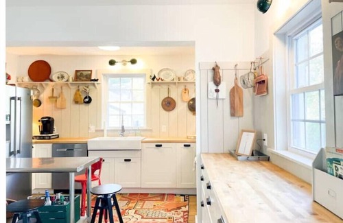 Decorah House | Old Reliable Historic Brick Housen