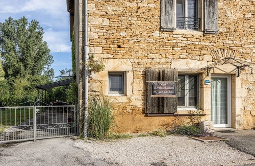 Lizine House | Old renovated farmhouse, charm, relaxation in the heart of nature on the Jura plateau