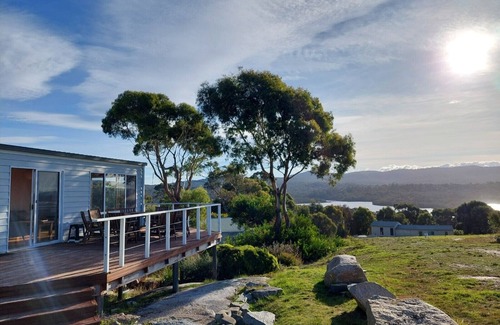 Binalong Bay House | Old Salty. (Airbnb)