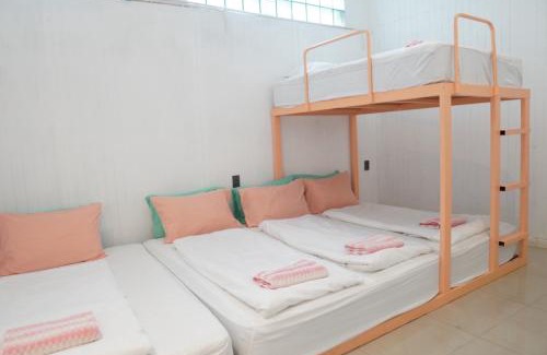 Chana Songkhram Apartment | Old Serenity Sunday-Bangkok