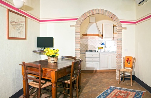 Cinigiano Apartment | Old Stone Apartment with Pool, view and close to Seaside