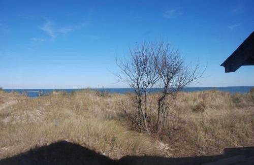 Cottage Line House | Old Time Beach Front Cottage - The Beach is your Backyard! Pet Friendly cottage