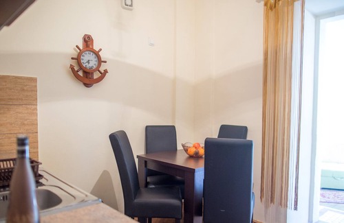 Old Town Apartment | Old town 1-bdrm apt w/balcony + sea view