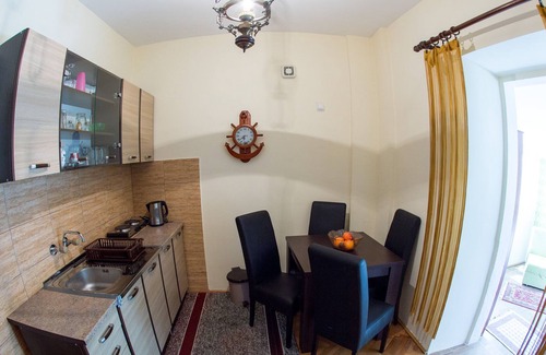 Old Town Apartment | Old town 1-bdrm apt w/balcony + sea view
