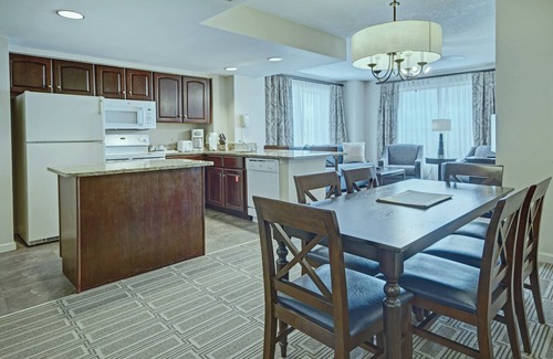 Potomac West Condo | Old Town Alexandria |Three 2BR/2BA King Suites