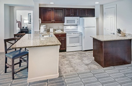 Potomac West Condo | Old Town Alexandria |Three 2BR/2BA King Suites