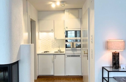 Old Town Apartment | Old Town apt w/art 10min to mainstation, 5min to lake, w/washer & dryer