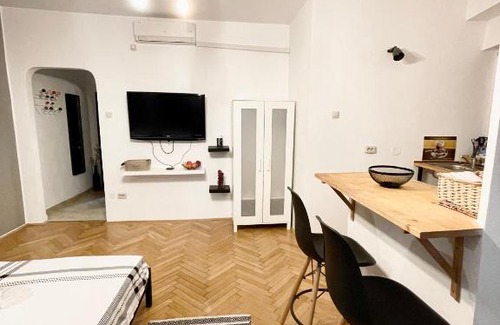 Bucharest City-Centre Apartment | Old Town Central Studio 23A