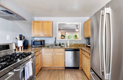 Cavalier Vista House | Old Town Desert Vibes | Pool + Putting Green + Pet Friendly! 🐶